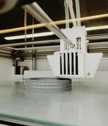 Pricing of industrial goods such as 3D printers. Exploit your potential with Roll & Pastuch.