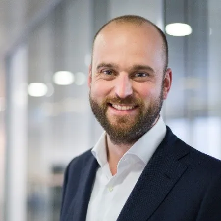 Portrait von Florian Preuss, Director bei